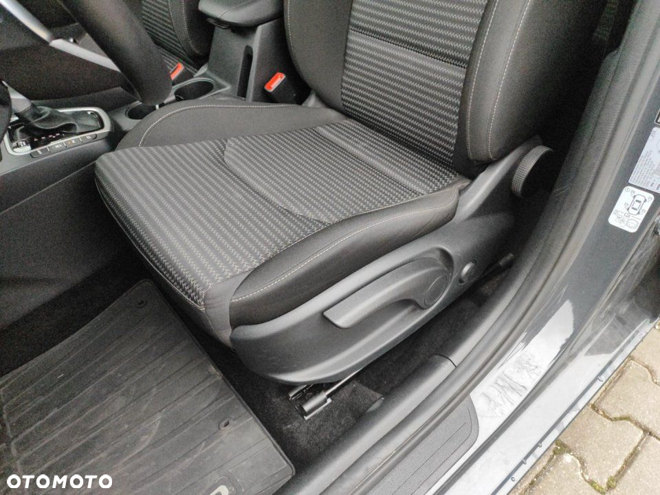 Kia Ceed - 12