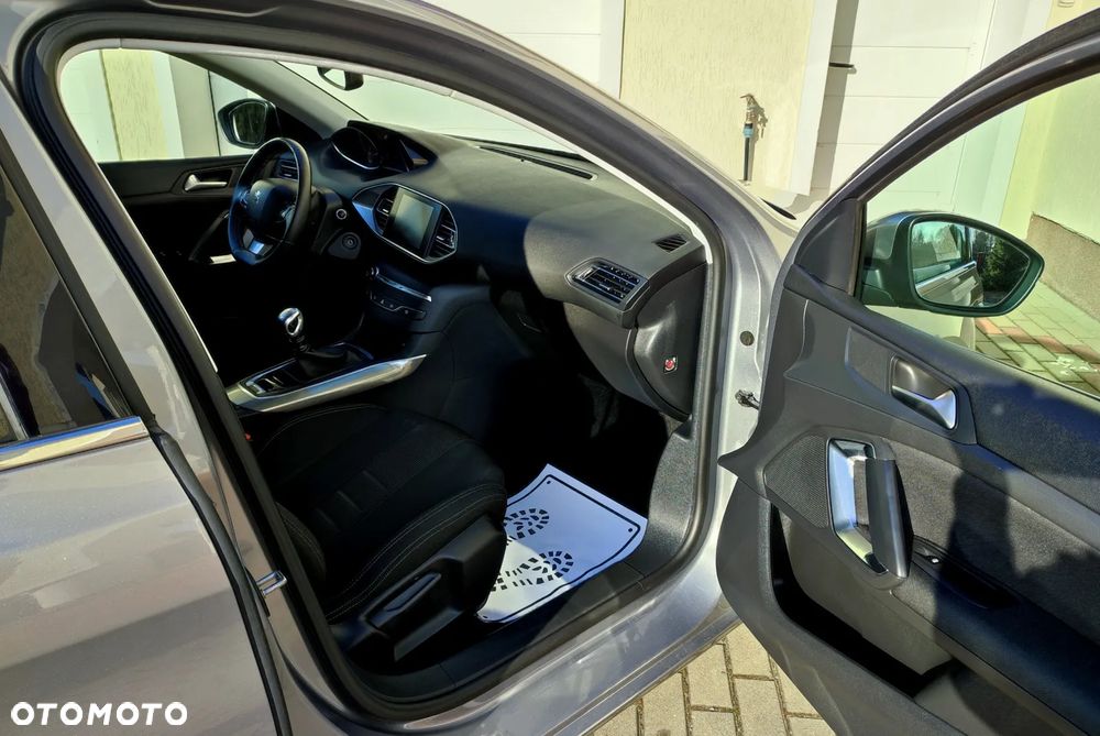 Peugeot 308 155 THP Allure - 21