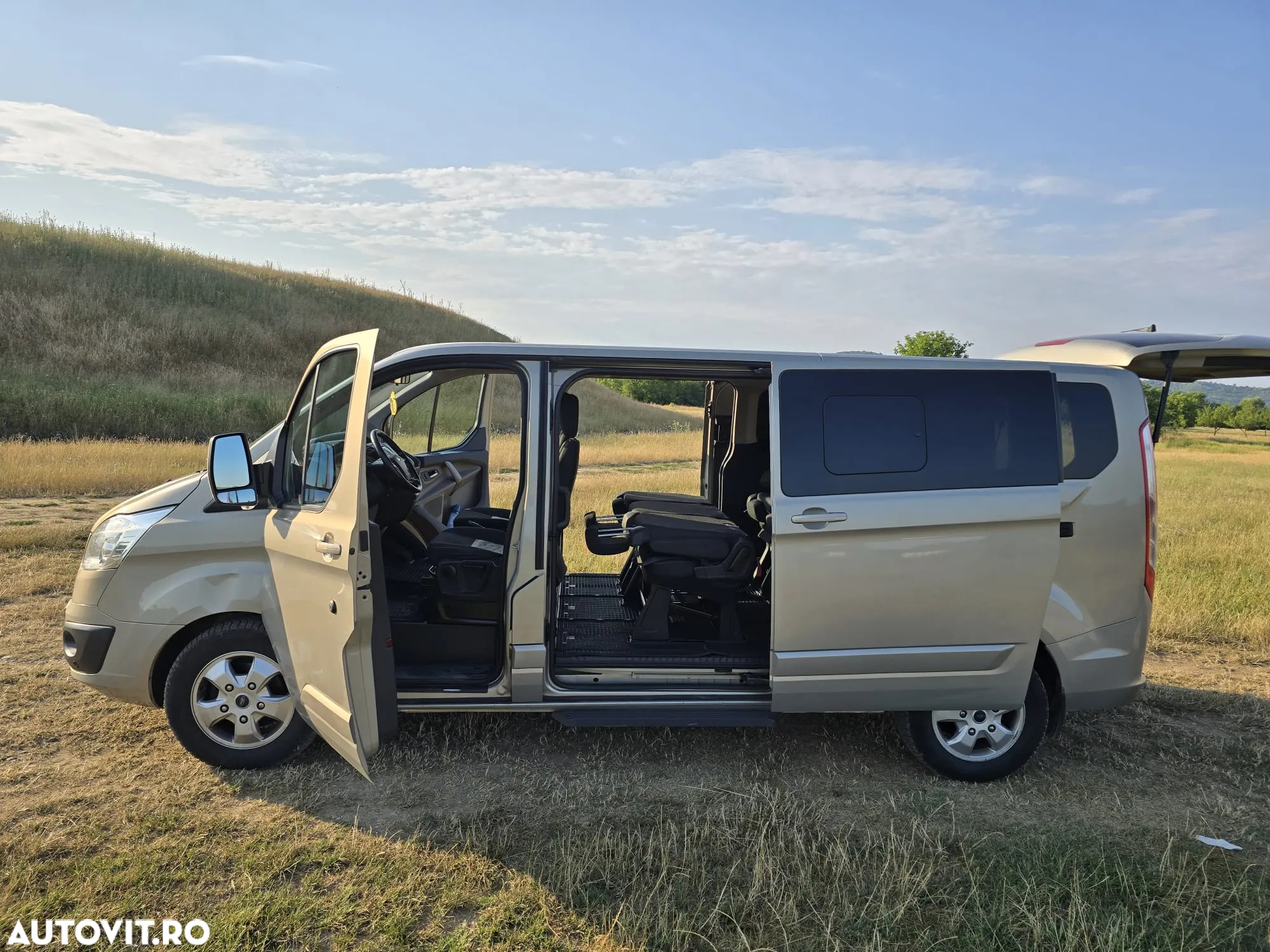 Ford Tourneo Custom - 18