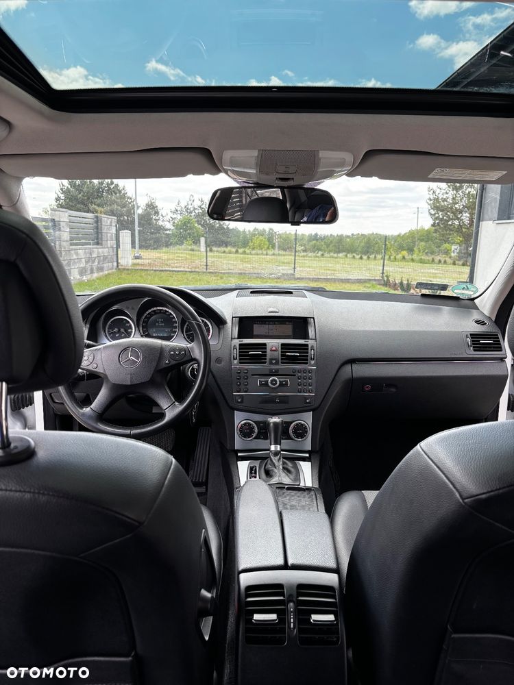 Mercedes-Benz Klasa C 180 CGI Automatik BlueEFFICIENCY Avantgarde - 21