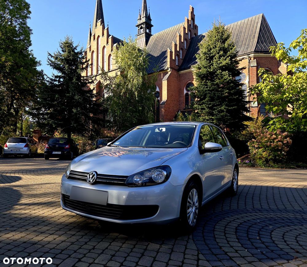 Volkswagen Golf - 1