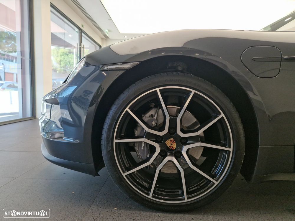 Porsche Taycan Standard - 12