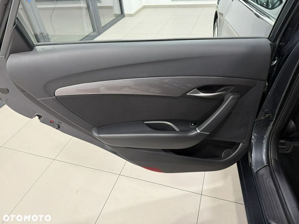 Hyundai i40 Kombi blue 1.6 Family+ - 16