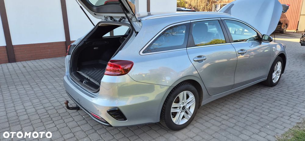 Kia Ceed 1.6 CRDi DCT Vision - 6