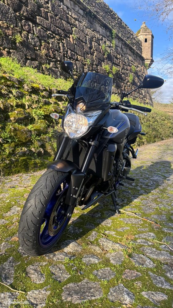 Yamaha FZ - 2