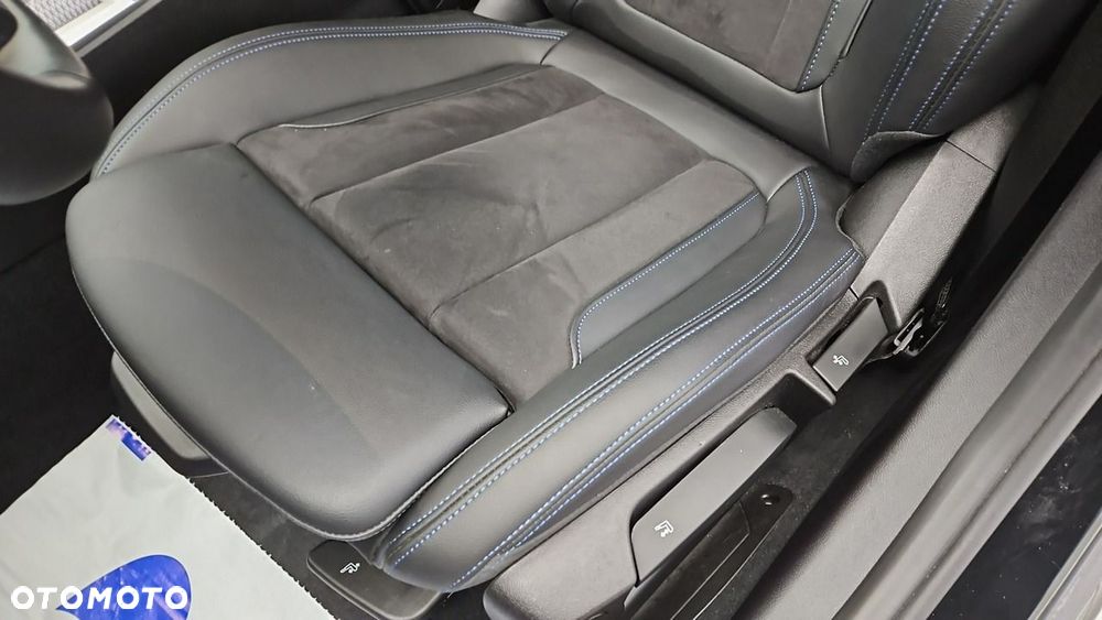 BMW Seria 3 318i M Sport - 12