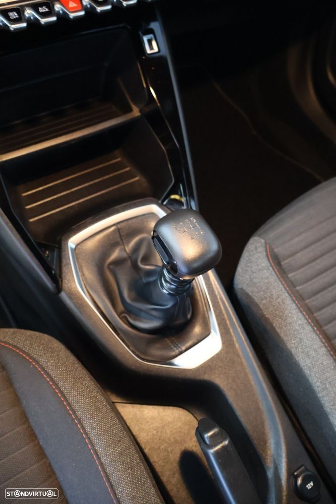 Peugeot 2008 1.2 PureTech Active Pack - 14
