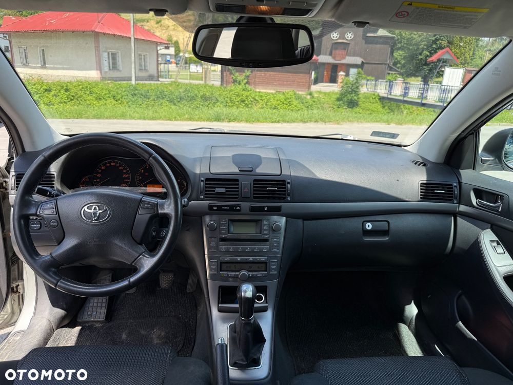 Toyota Avensis 1.8 VVT-i - 10