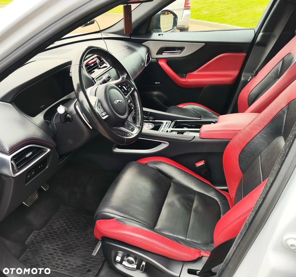 Jaguar F-Pace S AWD - 15