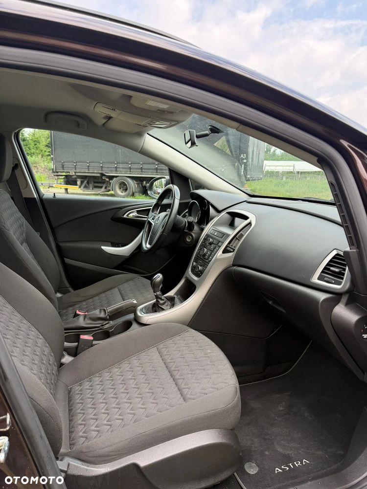 Opel Astra 1.7 CDTI DPF ENERGY - 12
