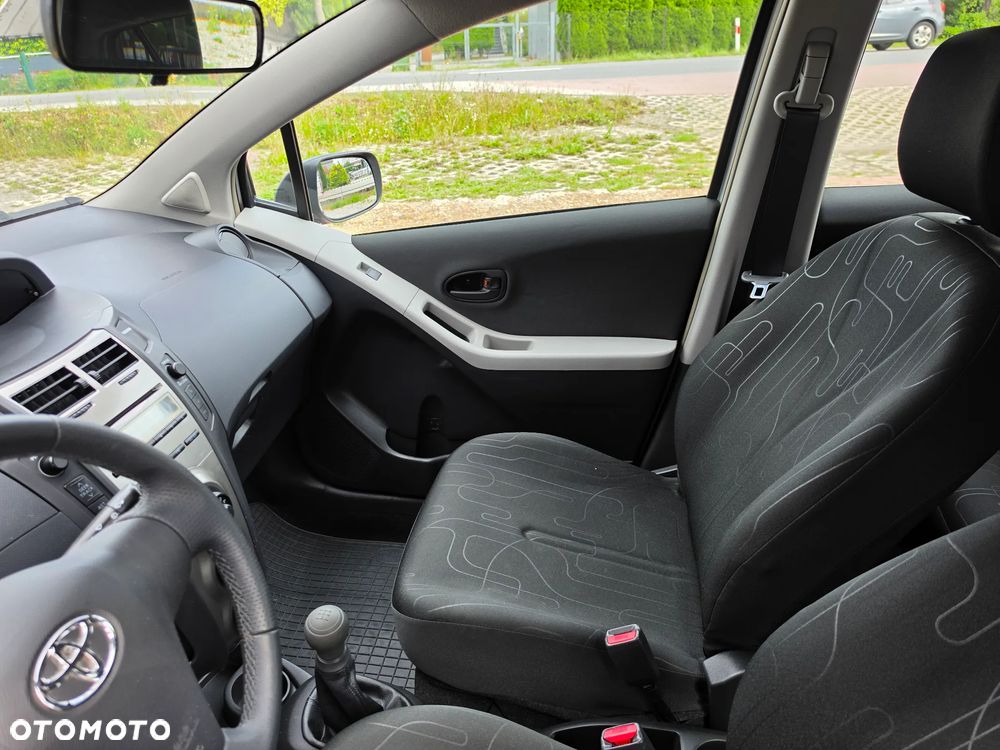 Toyota Yaris - 27