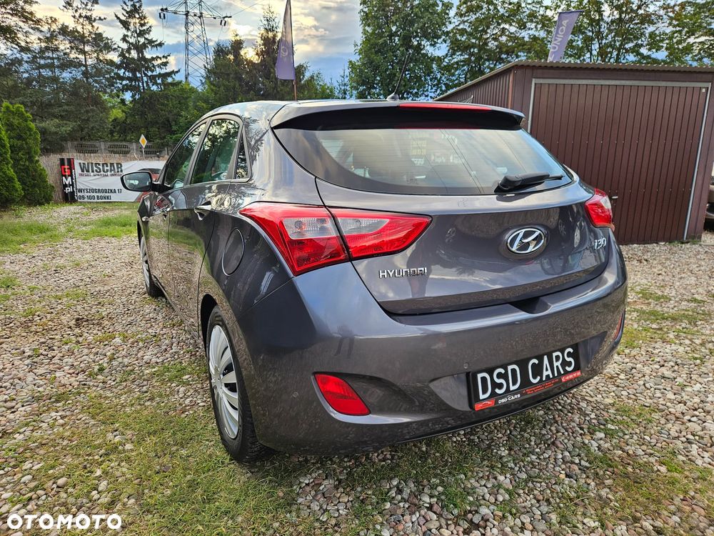 Hyundai i30 blue 1.6 CRDi Style - 11
