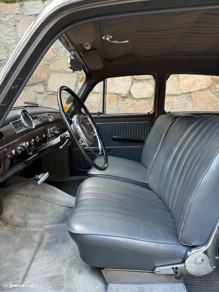 Mercedes-Benz MB180 - 10