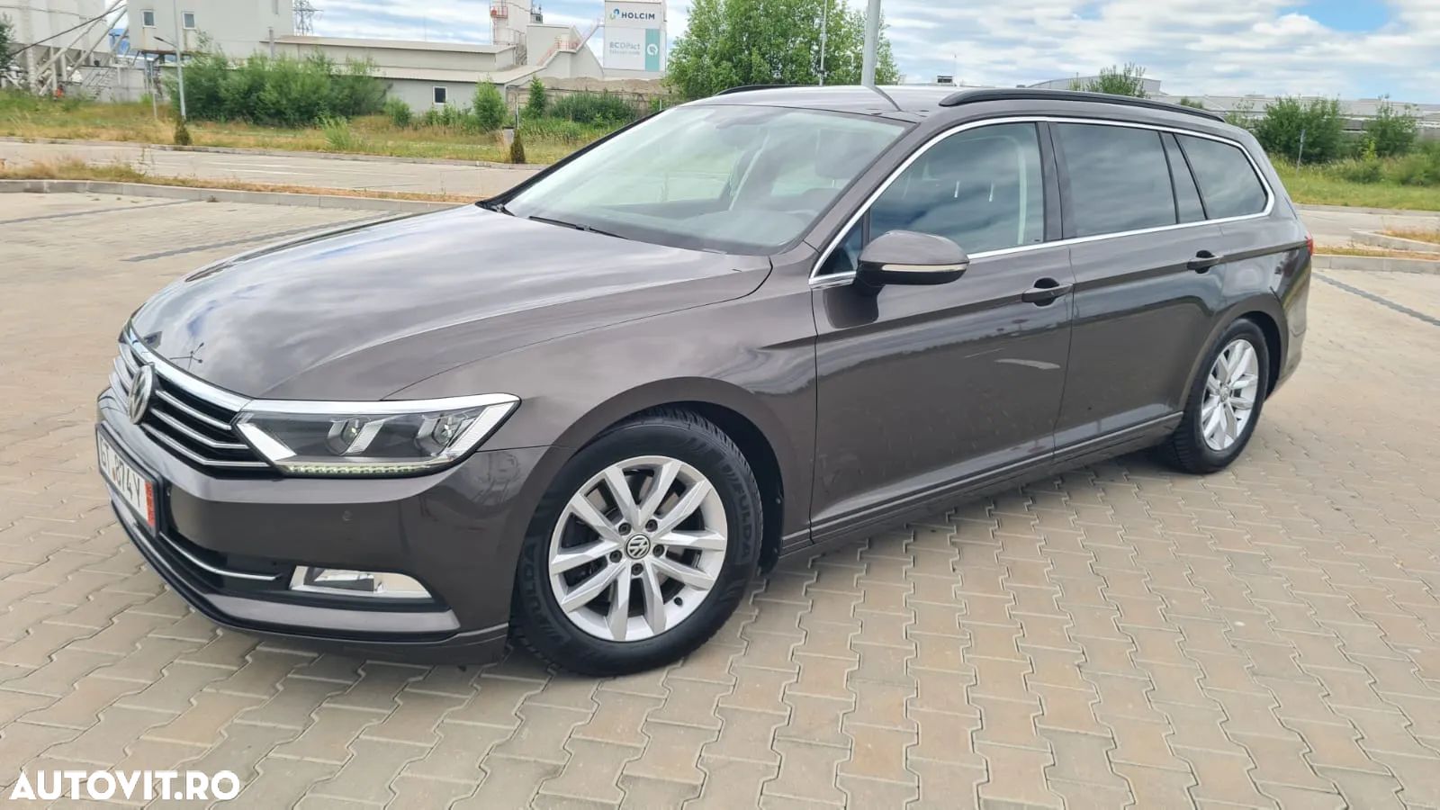 Volkswagen Passat Variant 2.0 TDI SCR DSG BlueMotion Trendline - 1