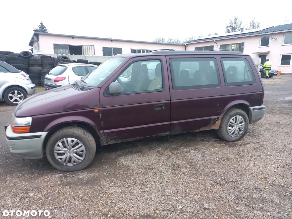 Chrysler Voyager 2.5 benzyna 95r wszystkie części - 4