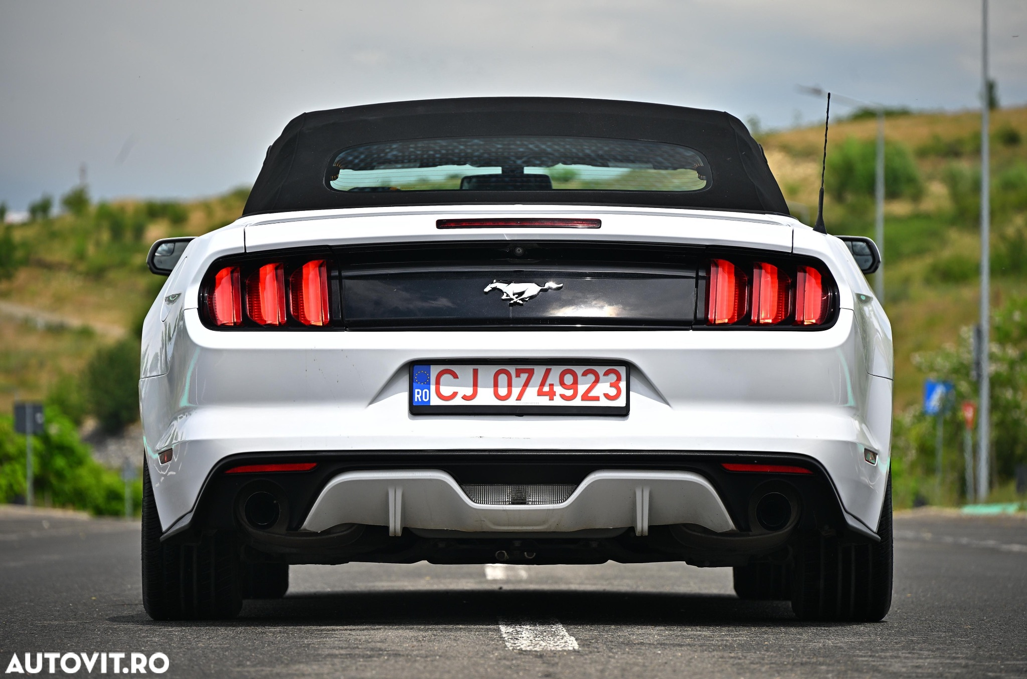 Ford Mustang Cabrio 2.3 Eco Boost - 14