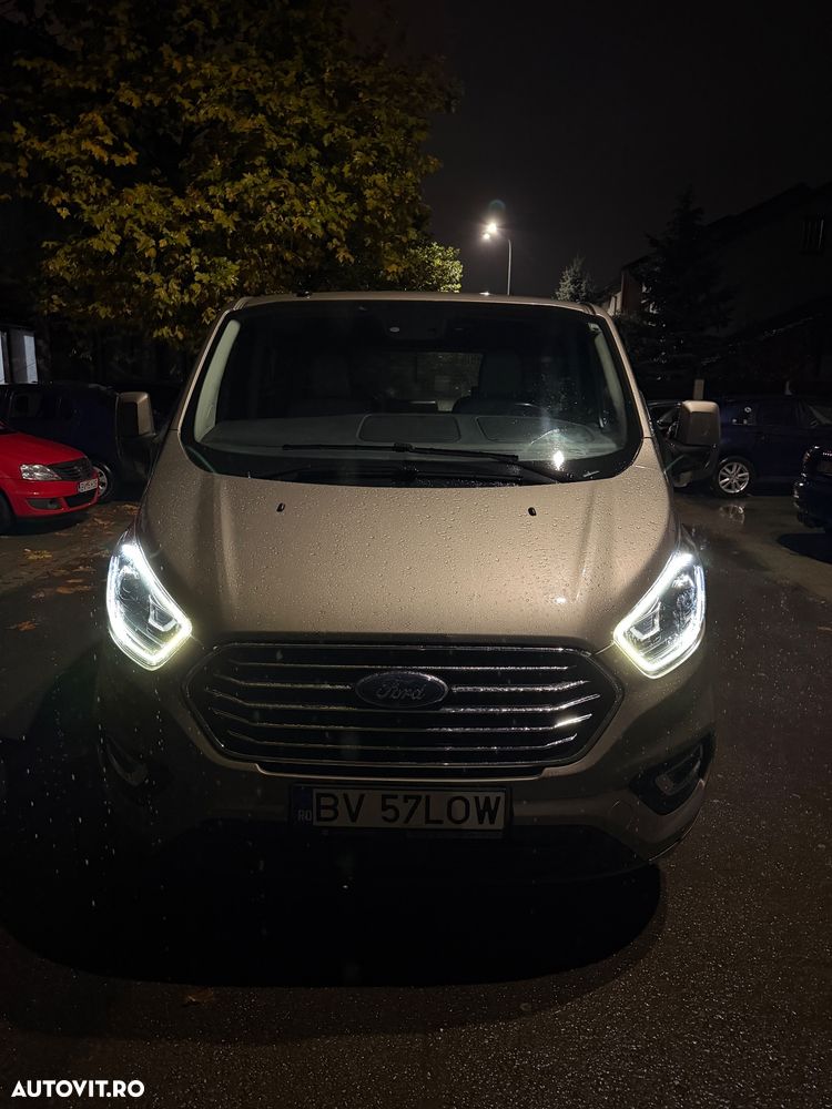 Ford Tourneo Custom - 34