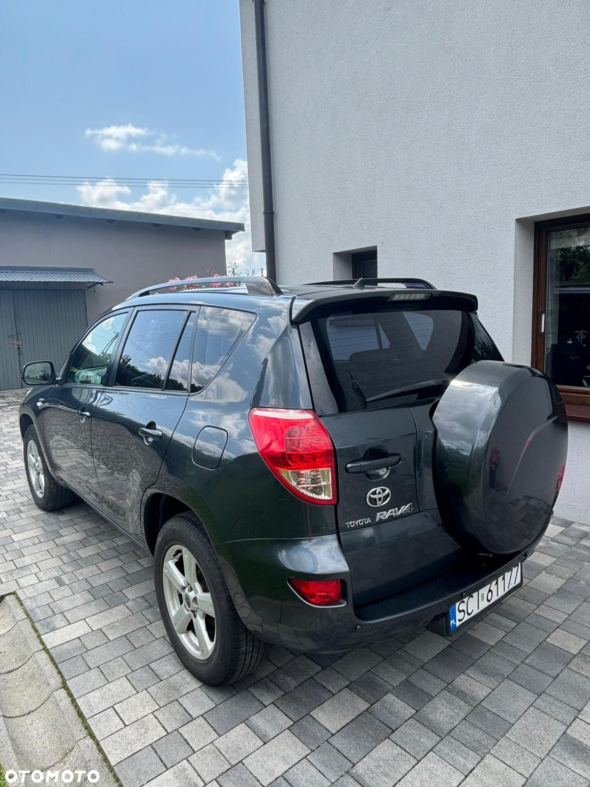 Toyota RAV4 - 4
