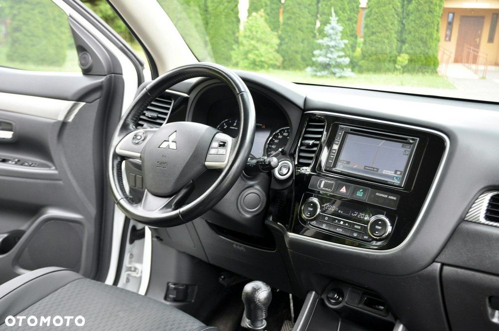 Mitsubishi Outlander - 26