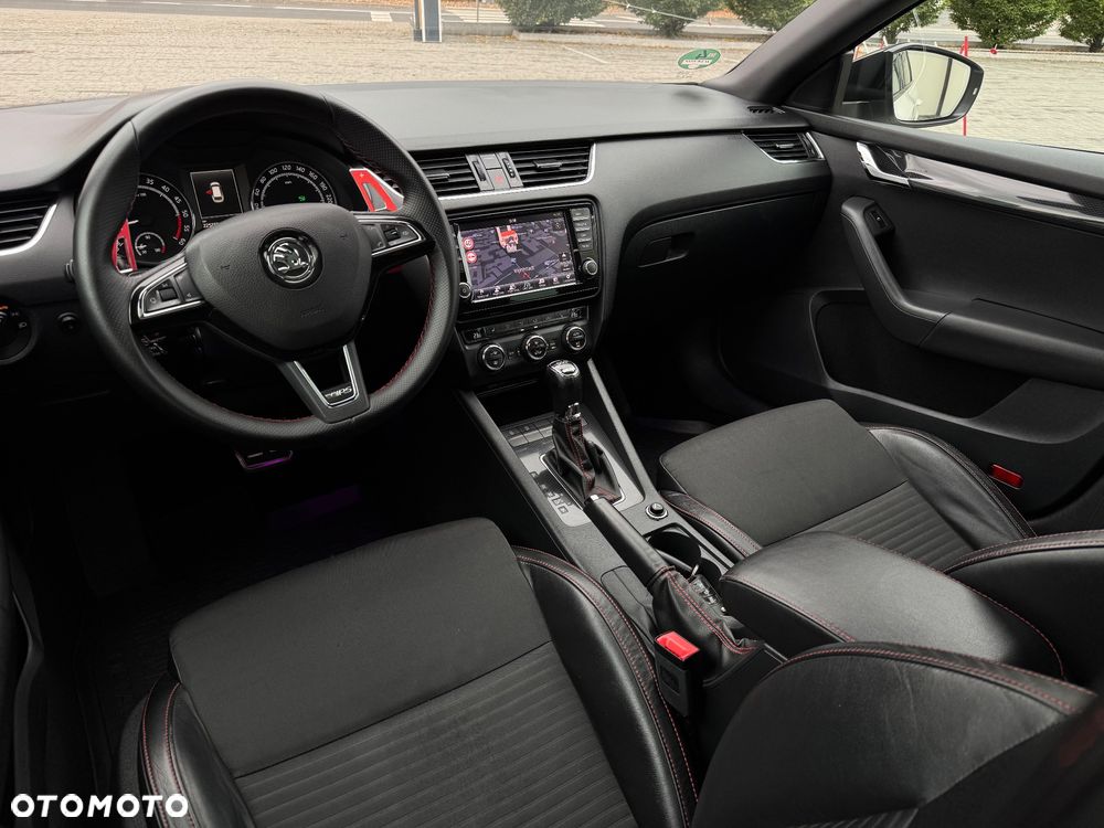 Skoda Octavia Combi 2.0 TDI DSG RS First Edition - 27