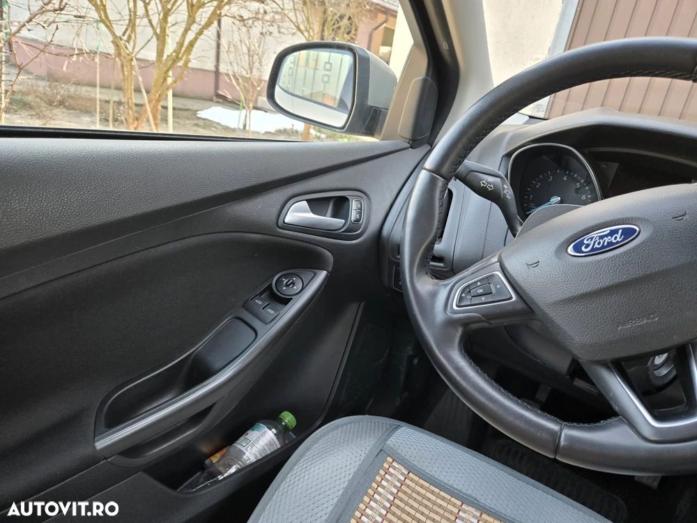 Ford Focus - 7