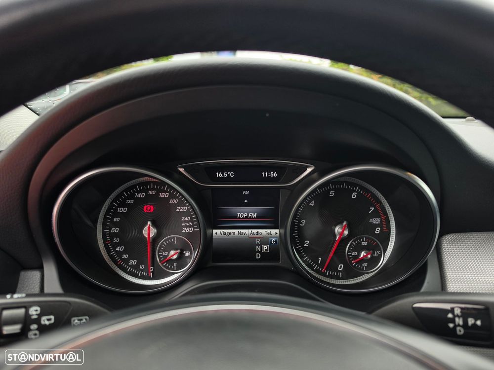 Mercedes-Benz GLA 200 Urban Aut. - 26