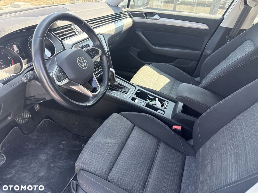 Volkswagen Passat - 10