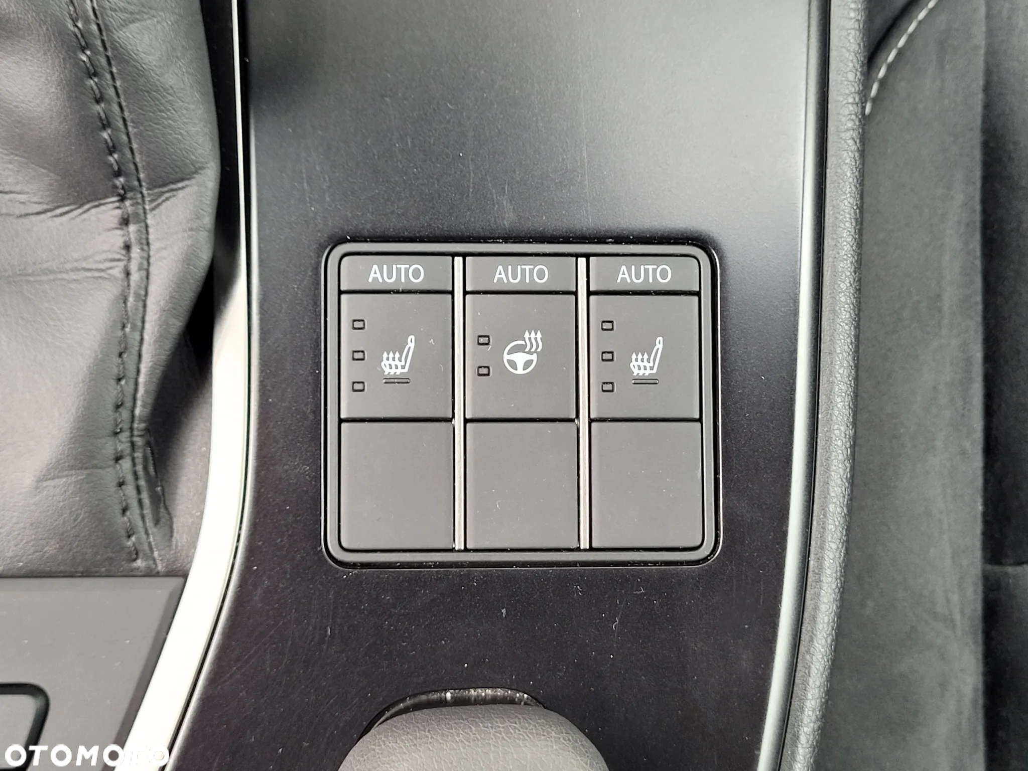 Lexus UX 250h GPF Business 2WD - 19