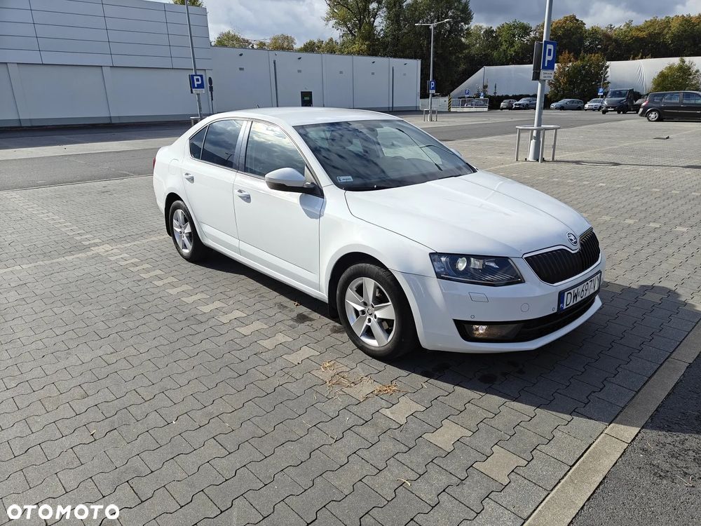 Skoda Octavia 2015 photo 2