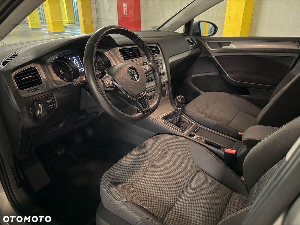 Volkswagen Golf 1.6 TDI BMT Comfortline - 19