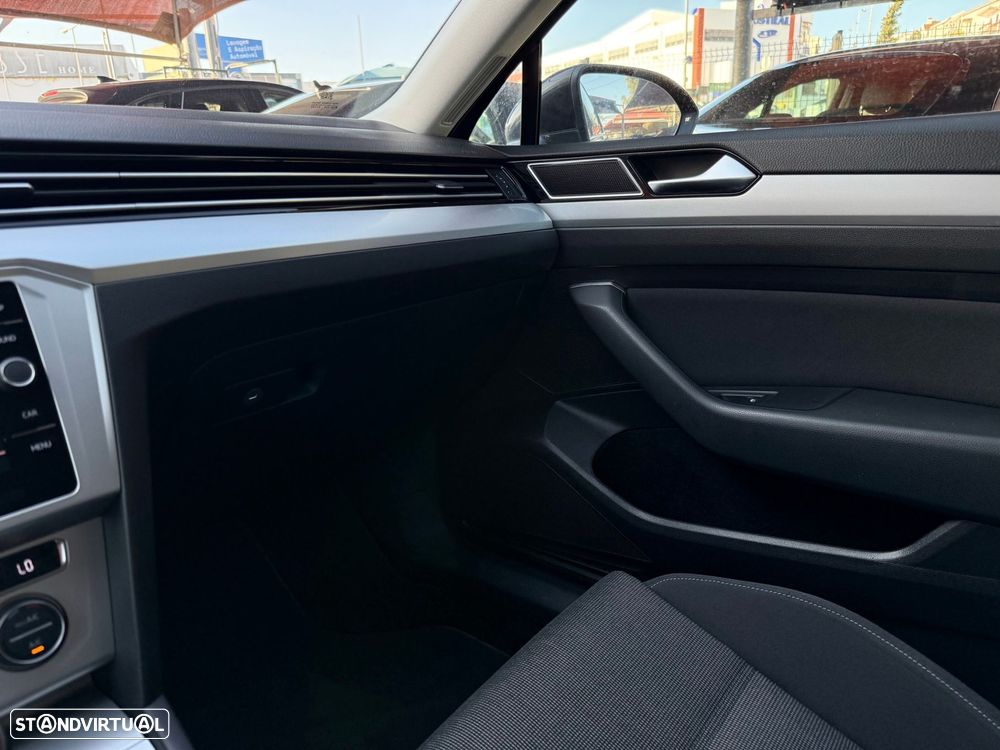 VW Passat Variant 1.6 TDI Confortline - 20