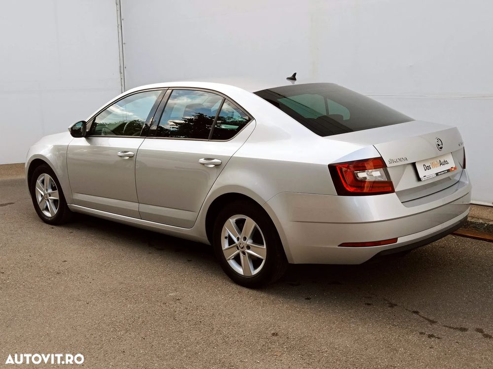 Skoda Octavia 2.0 TDI DSG Ambition - 5