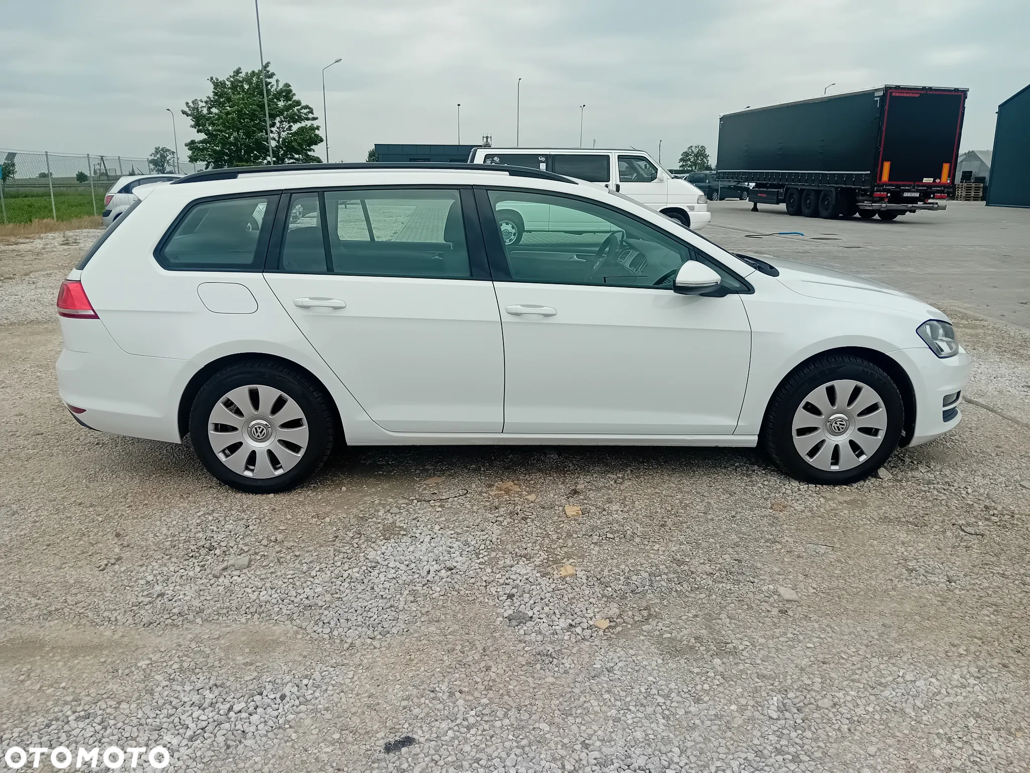 Volkswagen Golf 1.6 TDI BlueMotion Technology Comfortline - 8