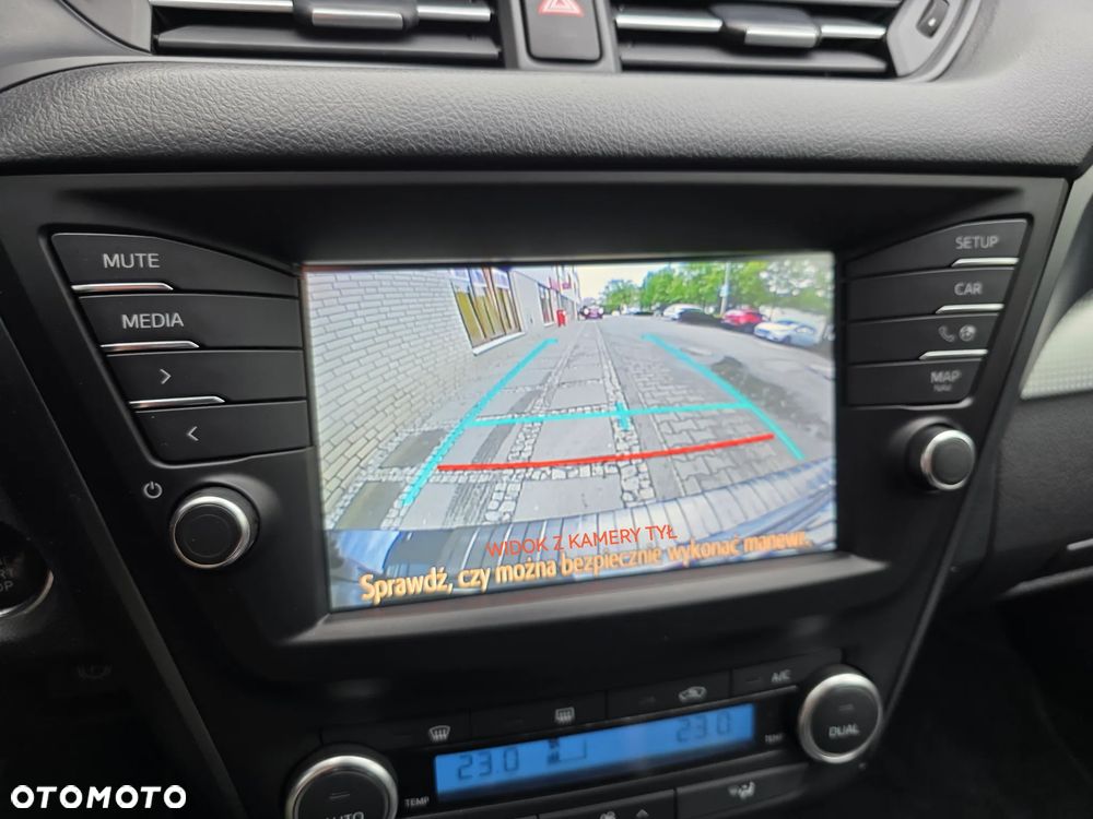 Toyota Avensis - 33