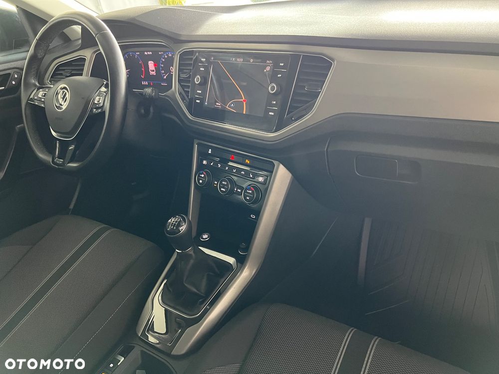 Volkswagen T-Roc - 38