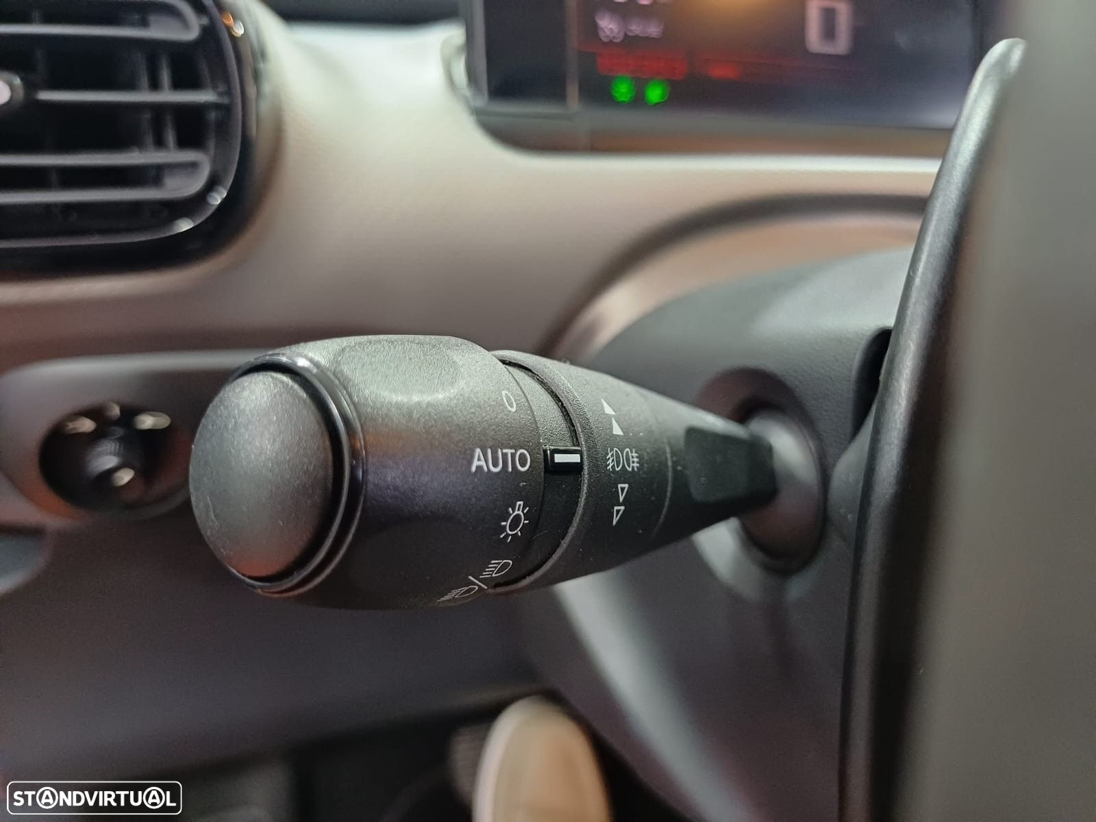 Citroën C4 Cactus 1.6 BlueHDi Shine ETG6 - 17
