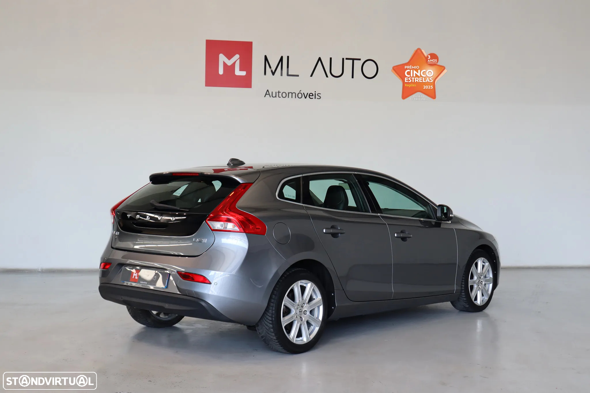 Volvo V40 2.0 D2 Inscription - 3