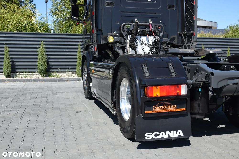 Scania R520 V8 / EURO 6 / FULL AIRMATIC / RETARDER / KLIMATYZACJA / ACC / 2 ZBIORNIKI PALIWA / ALUFELGI / LEDY / FULL SPOILERY / WERSJA PREMIUM / SPROWADZONA - 9