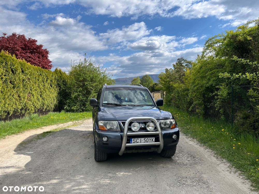 Mitsubishi Pajero - 1