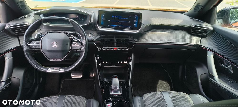 Peugeot 2008 PureTech 130 EAT8 GT Pack - 11