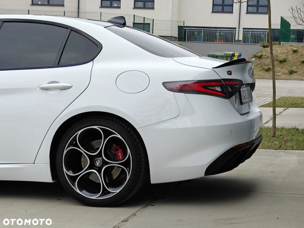 Alfa Romeo Giulia 2.0 Turbo 16V AT8 Veloce Ti - 15