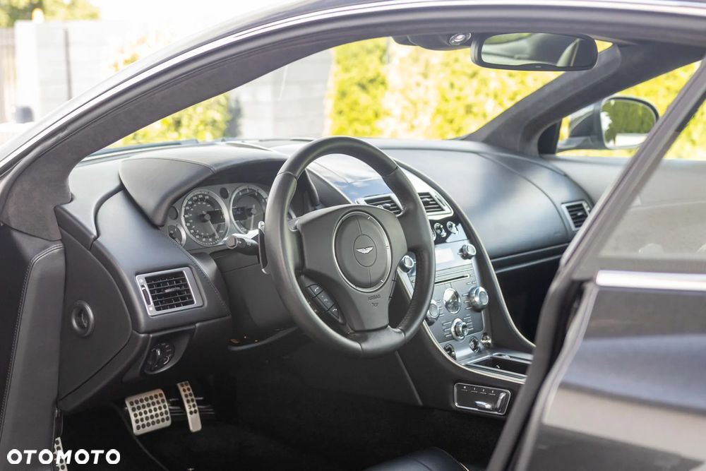 Aston Martin DB9 Touchtronic - 14