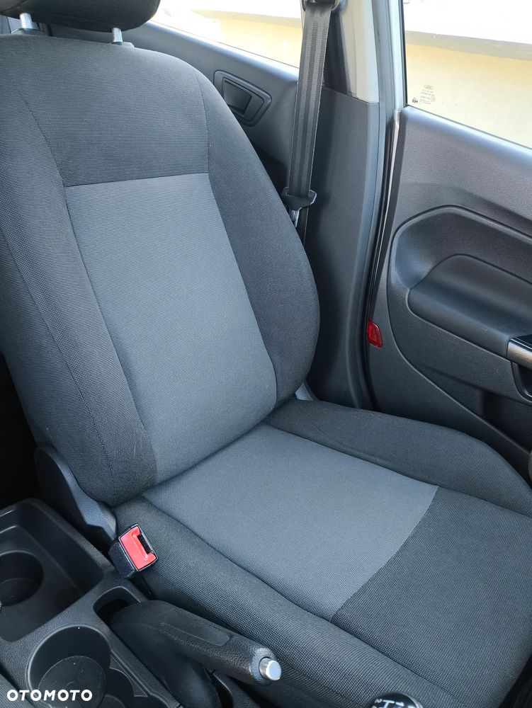 Ford Fiesta 1.25 Silver X - 28