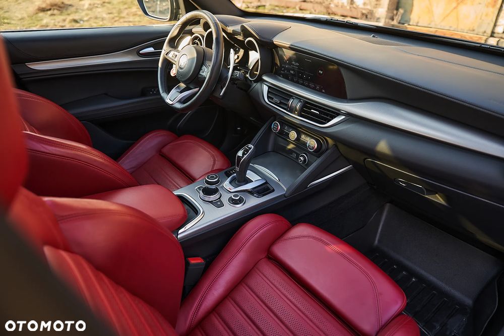 Alfa Romeo Stelvio 2.0 Turbo TI Q4 - 23
