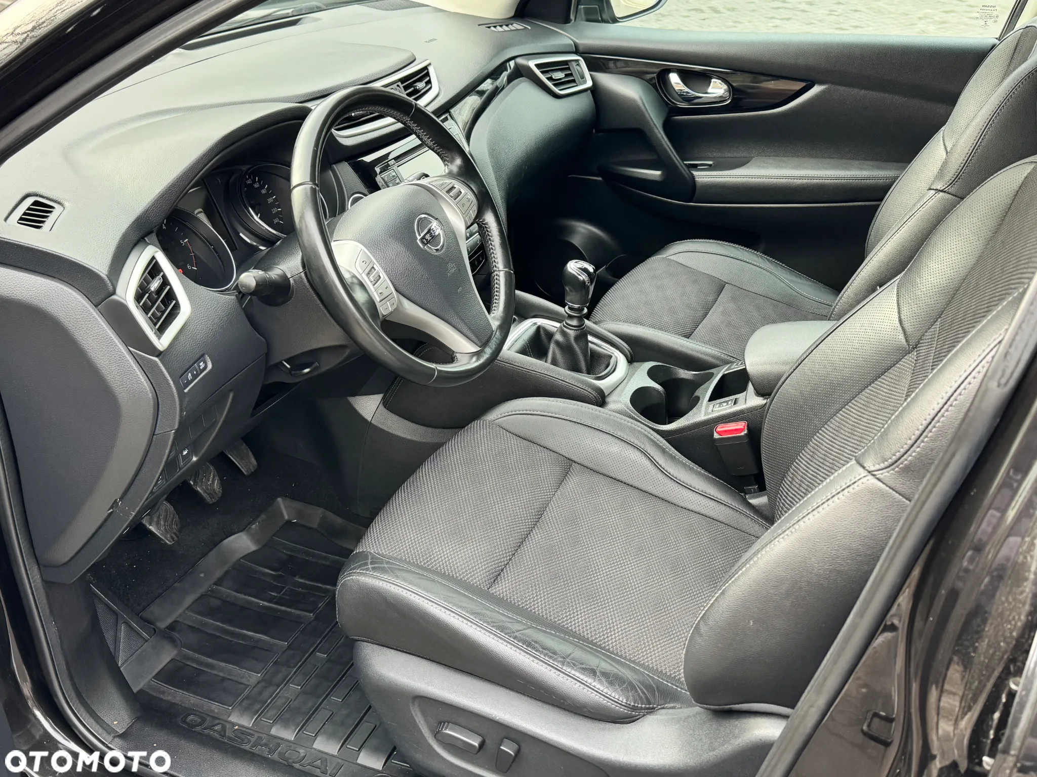 Nissan Qashqai 1.5 dCi N-Vision - 8