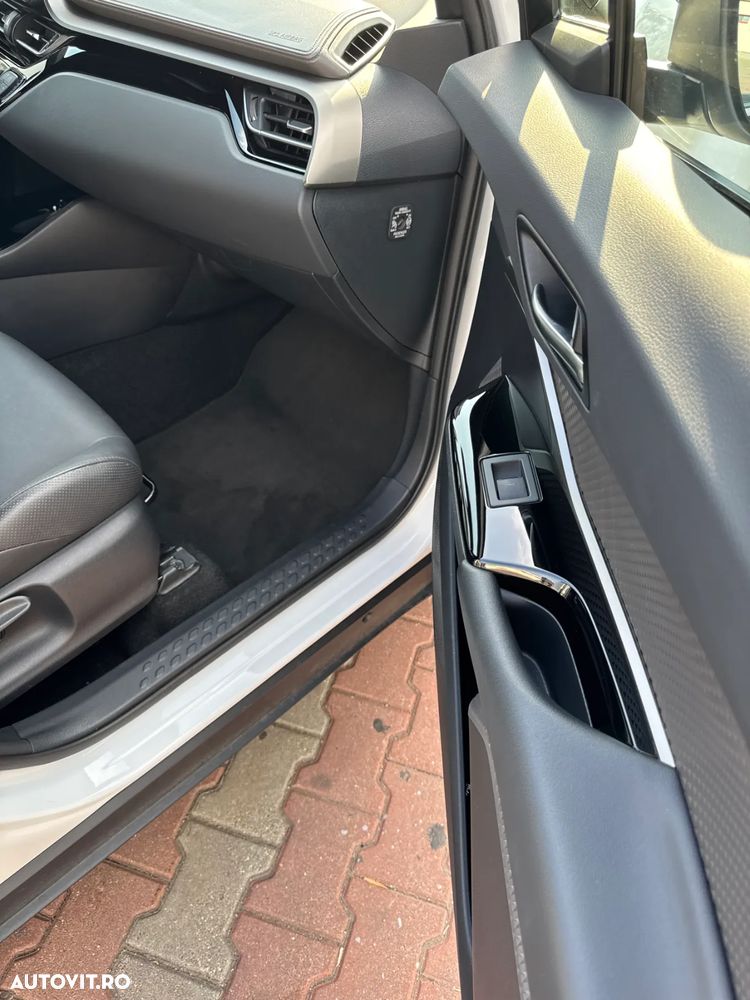 Toyota C-HR 2.0 HSD 184 CP 4x2 CVT C-lassy bi-tone - 13