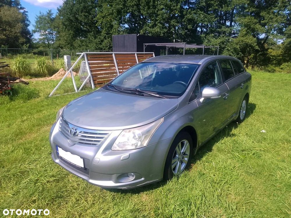 Toyota Avensis - 1