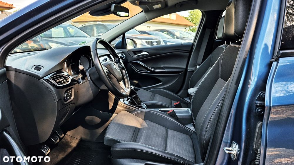 Opel Astra 1.6 T Elite S&S - 32