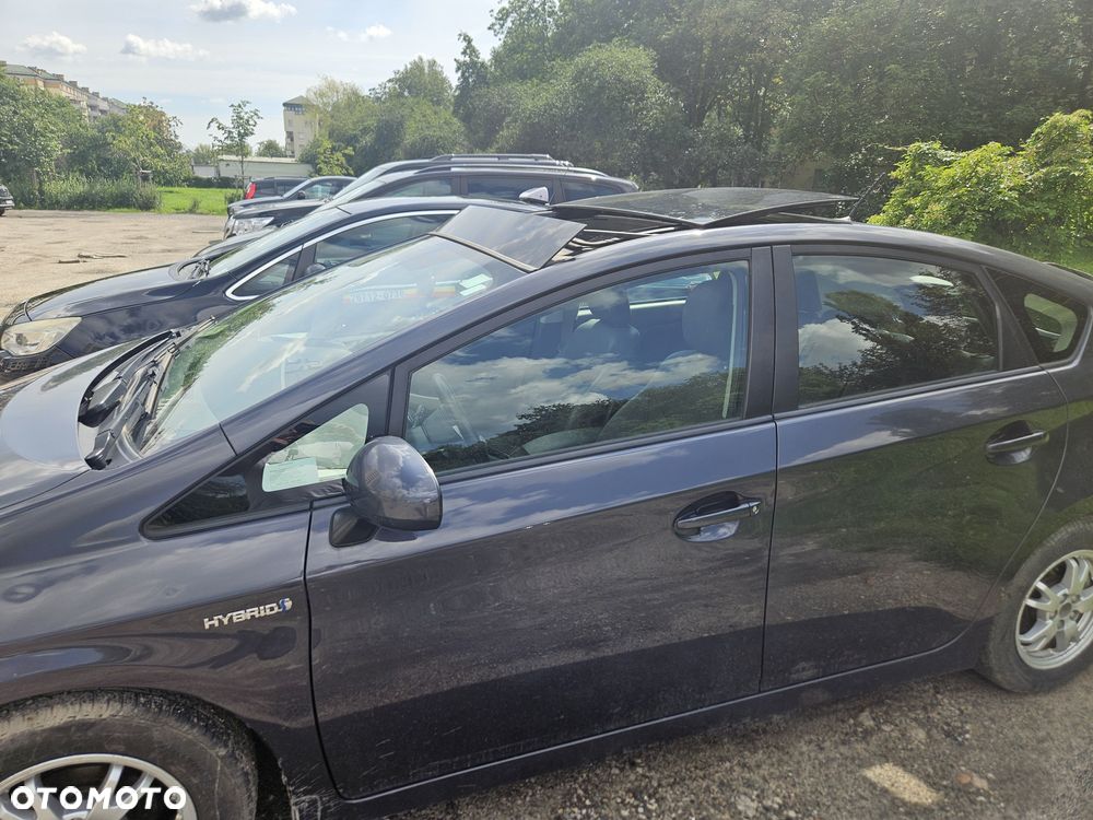 Toyota Prius - 4