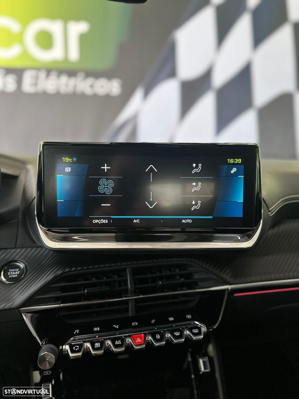 Peugeot e-2008 50 kWh GT - 16
